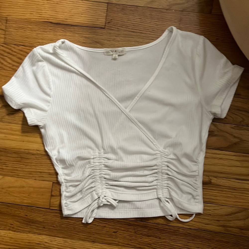Cropped white shirt